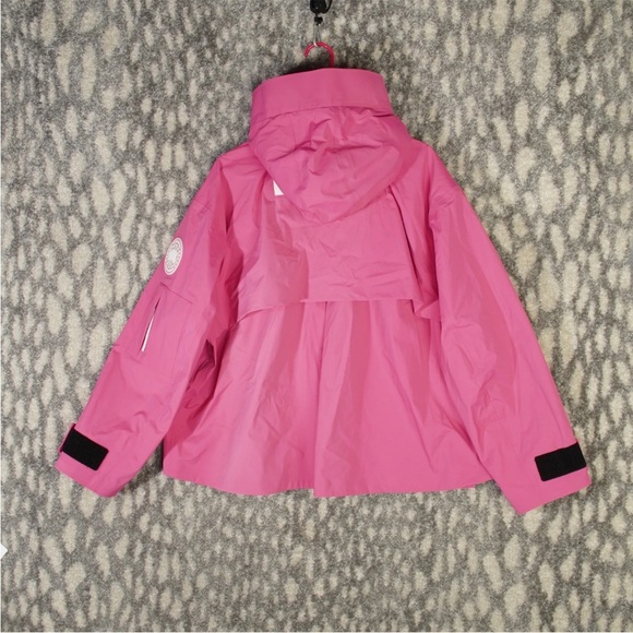 Canada Goose Women's Mordaga Rain Jacket in Summit Pink Size Medium 8801L1 $970 - Picture 3 of 16